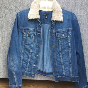 Blue jean jacket. Like new.